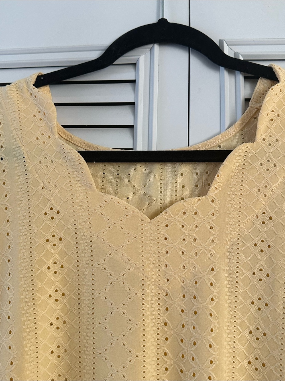 Yellow Sleeveless Eyelet Top Size 3XL - Picture 6 of 6